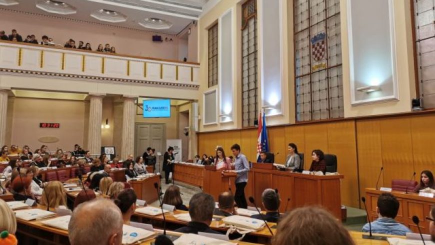 Djeca u Hrvatskom saboru pozvala odrasle da poslušaju i uvaže njihov glas